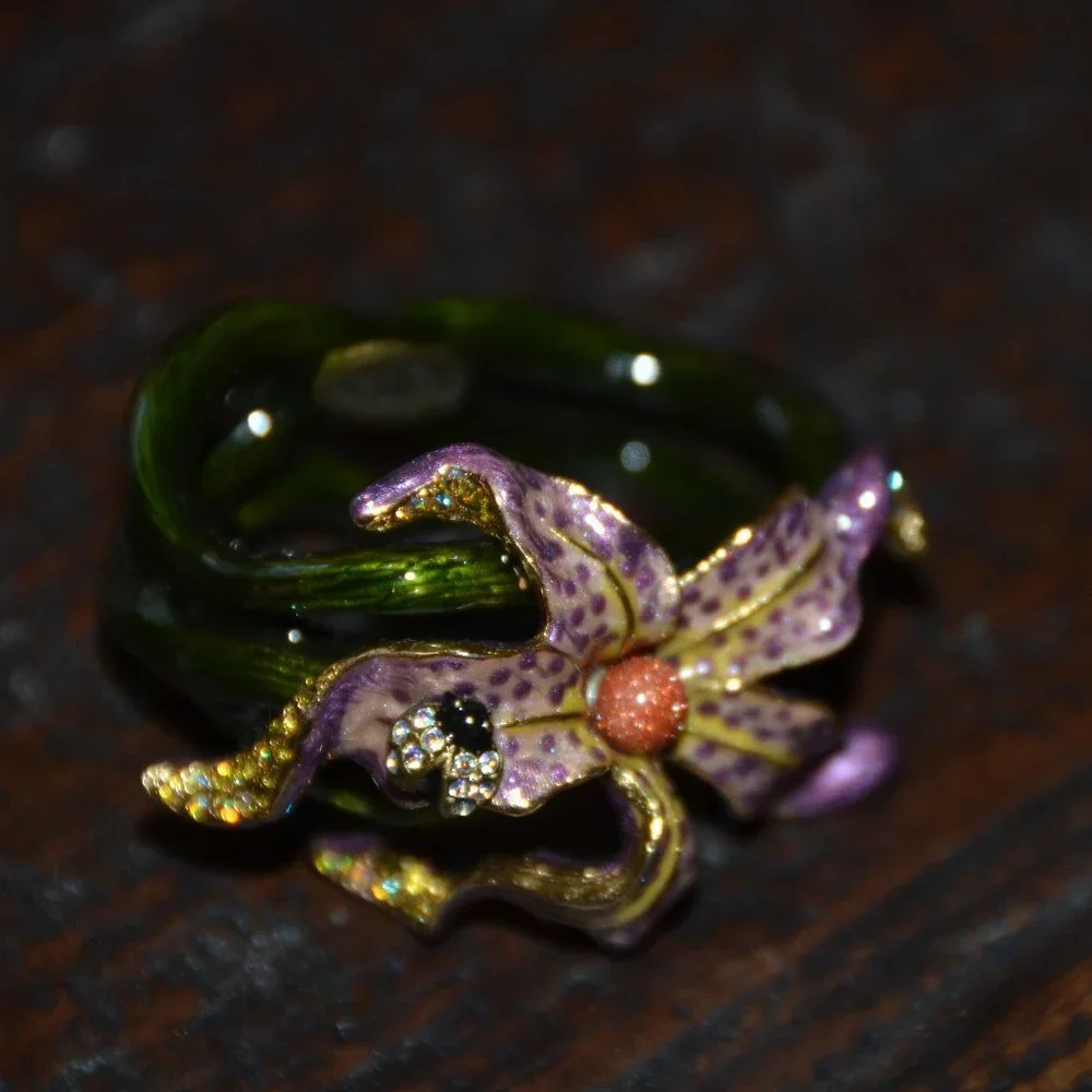 RARE LUXURY JAY STRONGWATER LILY FLOWER FLORAL CRYSTAL ENAMEL NAPKIN RING HOLDER